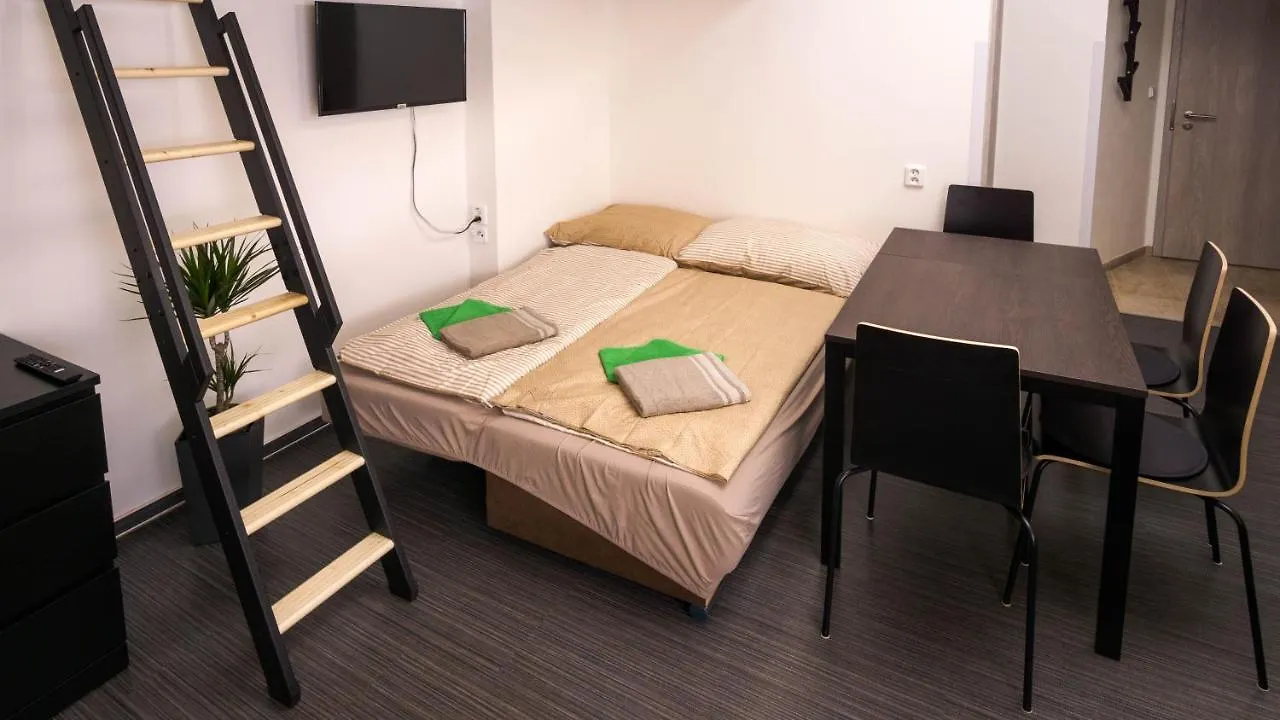 Flying Bed Apartment Close To Prague Castle And Airport