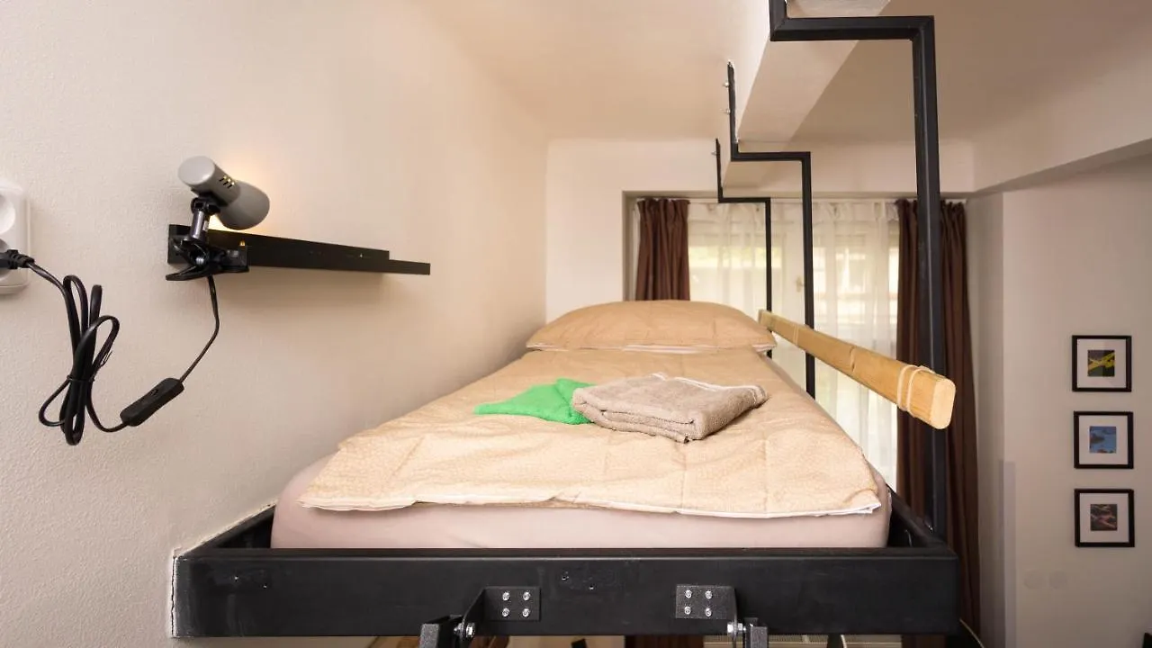 Flying Bed Apartment Close To Prague Castle And Airport