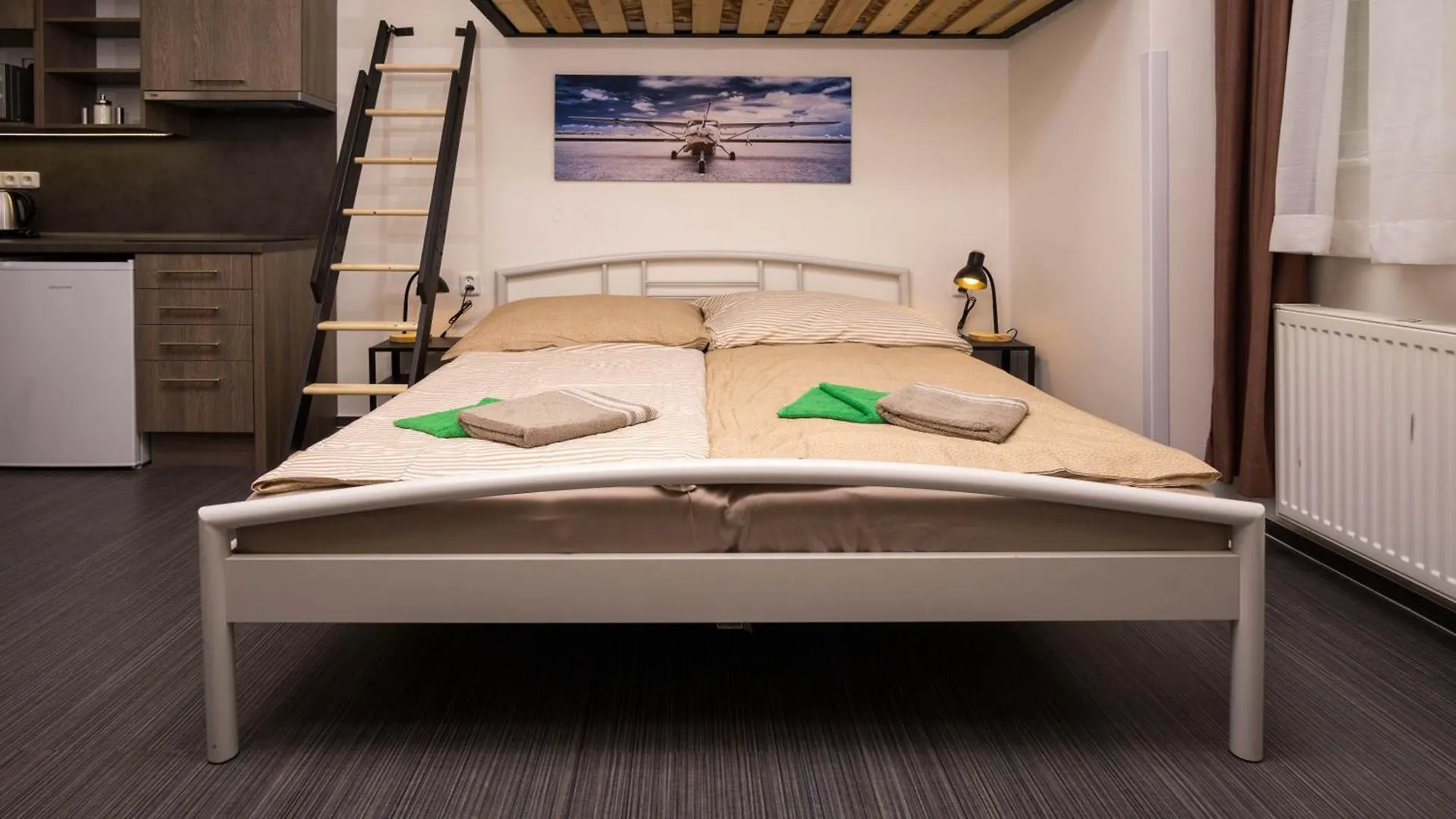 Flying Bed Apartment Close To Prague Castle And Airport Česká republika