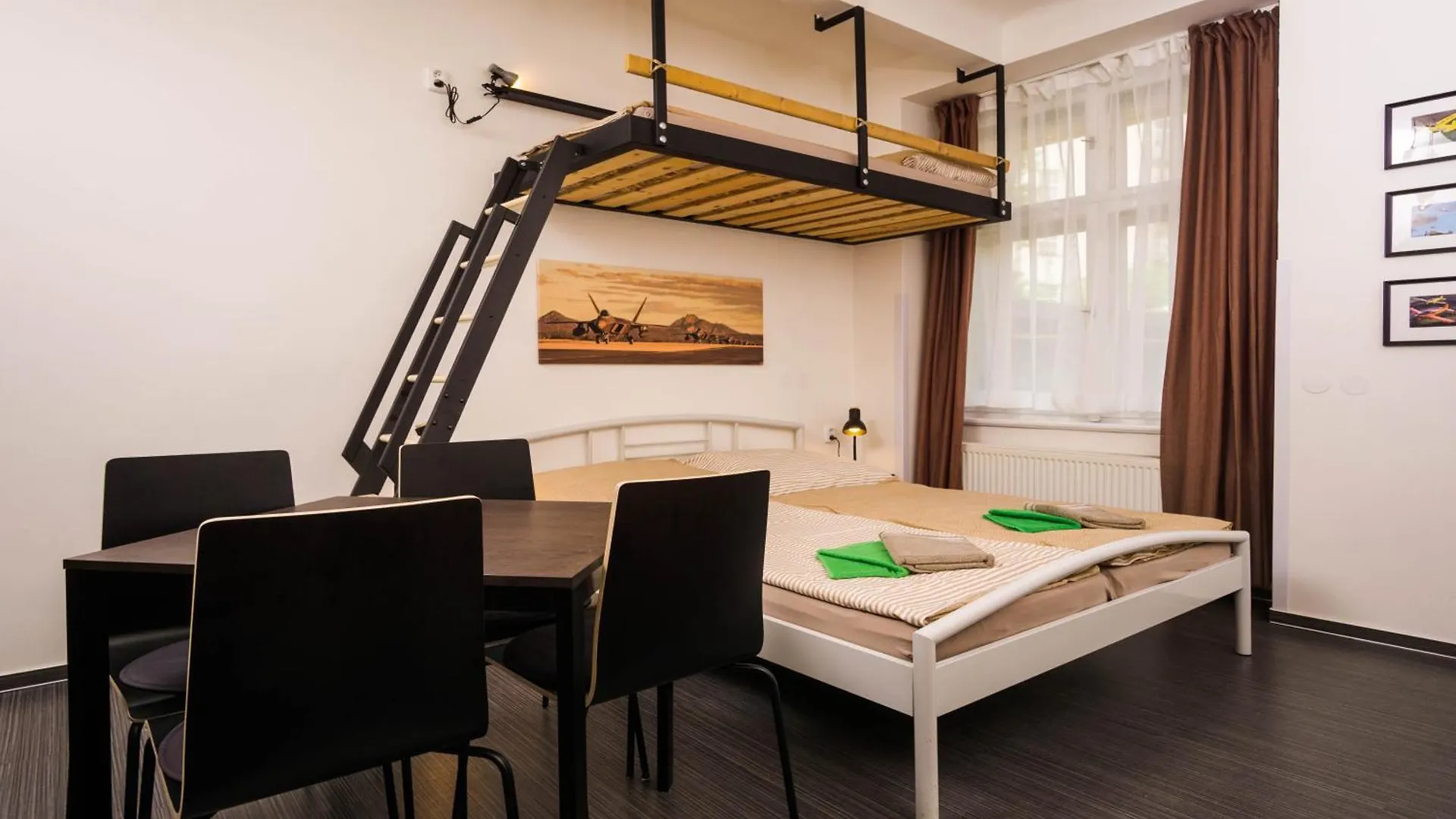 Flying Bed Apartment Close To Prague Castle And Airport Česká republika